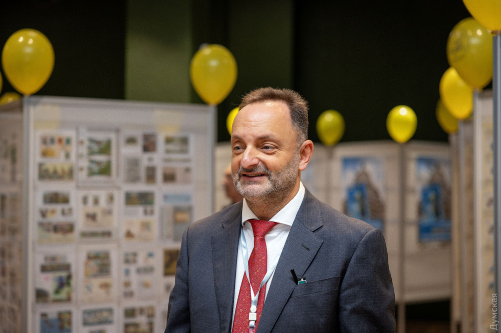 президент Асоціації філателістів України Дмитро Френкель